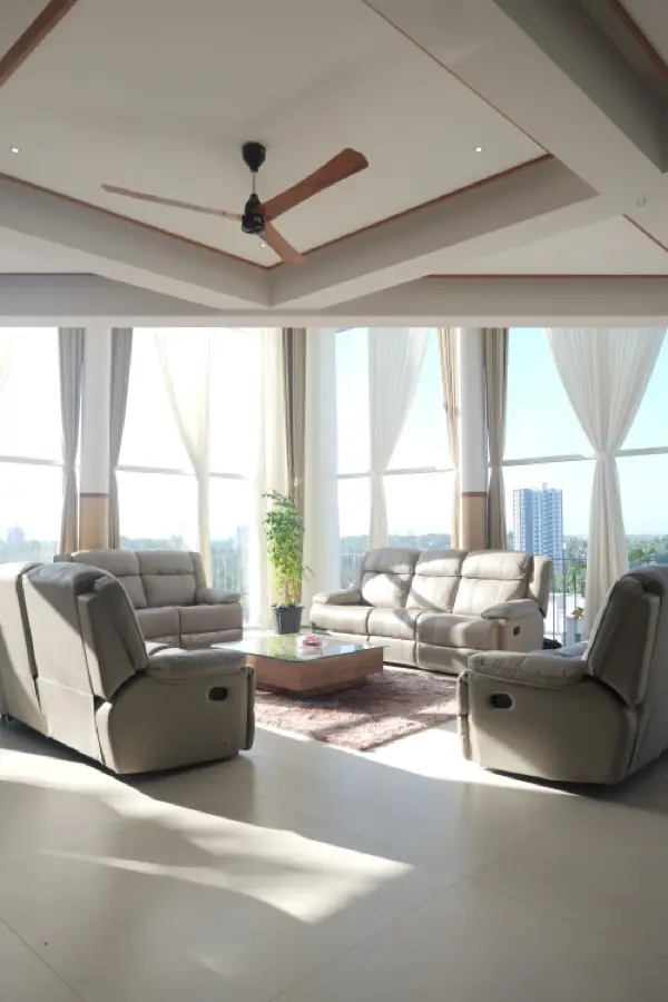 Living hall with floor-to-ceiling skyline windows